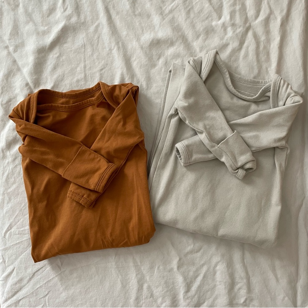 set of two marlowe & co organic cotton knotted gowns